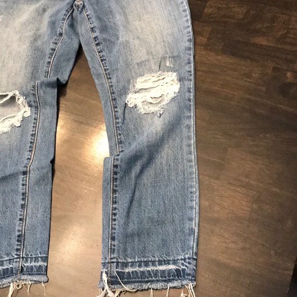 Distressed crop jean - Picture 3 of 6